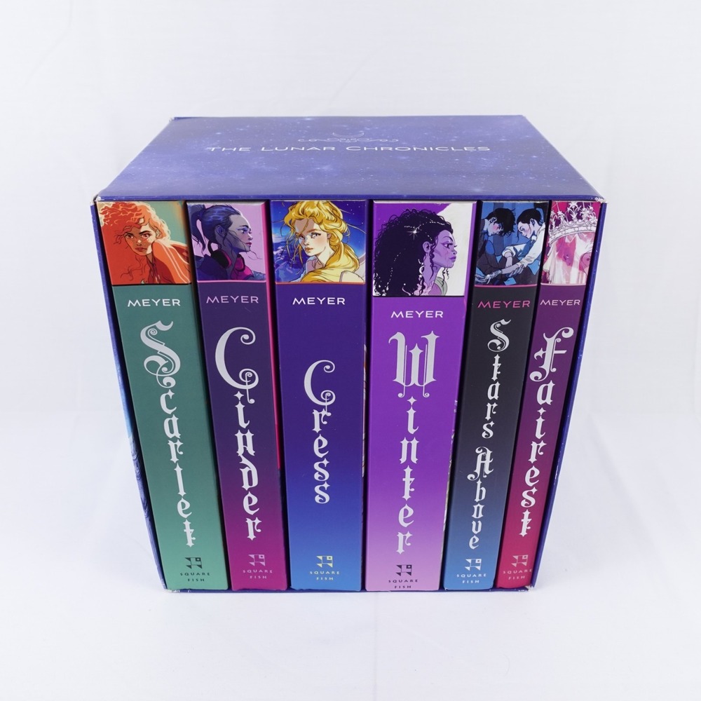 The Lunar Chronicles Boxed Set: Scarlet Cinder Cress Winter Stars Above Fairest